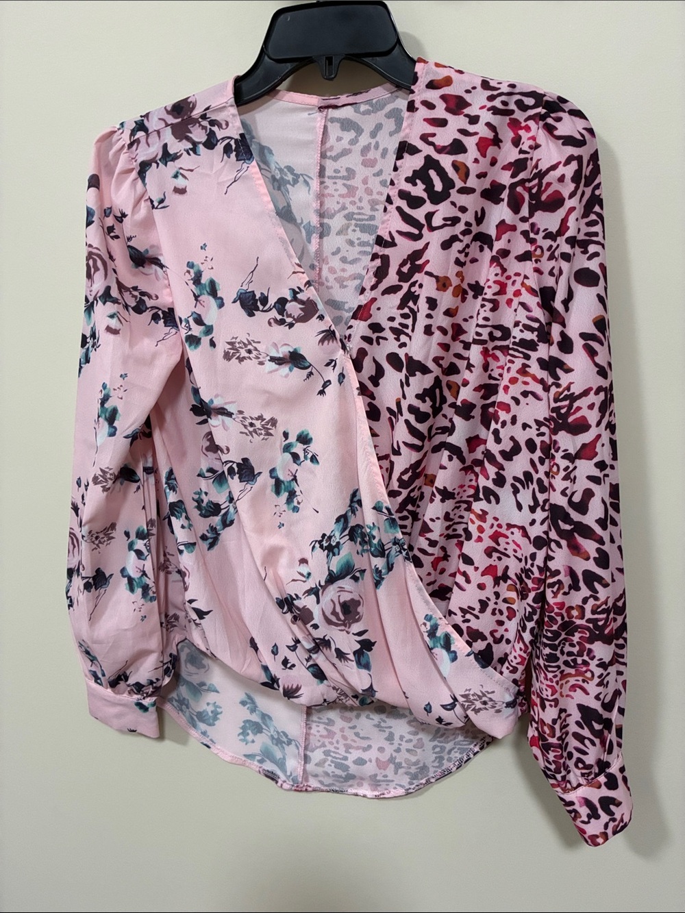 Long sleeve Pink Floral & Leopard Blouse small
